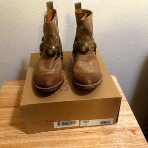 Coconuts by Matisse Hoss Tan Booties/Ankle Boots  Size 7